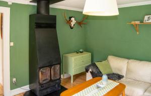 Stunning Home In Närkesberg With Wifi