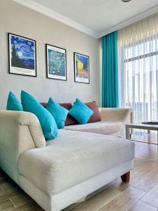 Green Roof Villa - Sea View & Large Garden