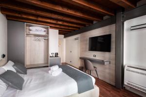 GuestHost - Santo 86 Luxury Rooms