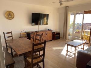 Le Clos des Cigales 3 étoiles OT vue mer 180 avec Parking du samedi au samedi