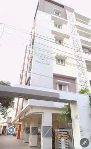 Spacious Bright & Airy Apartment