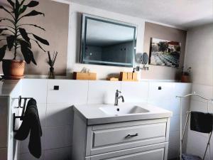 GUESTHOUSE ENNEPETAL - Ferienwohnung im grünen Heilenbecker Tal
