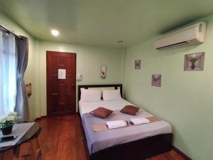 บ้านพัก ญาวีร์ เฮาส์