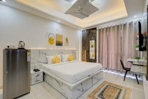 Luxury Studio Apartment with Kitchenette & Private Balcony ,Gurugram