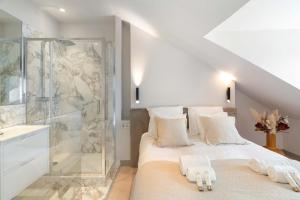 Renovated apartment in Le Marais