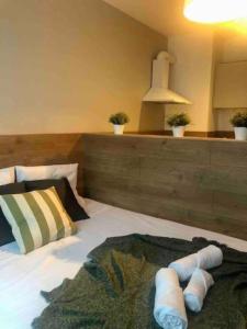 BOOK High Rise Studio by Cosher