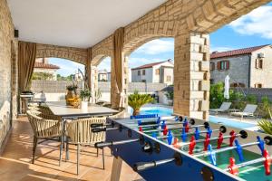 Villa Serenita with heated pool