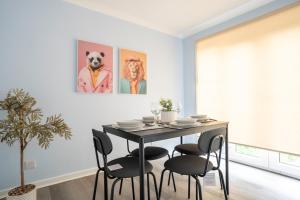 3 BDR House By Caledonia Luxe Stays Short Lets & Serviced Accommodation Broxburn