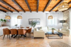 Villa Serenita with heated pool