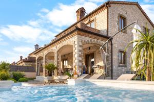 Villa Serenita with heated pool