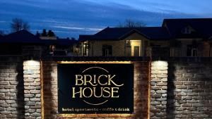 Hotel Brick House Apartments
