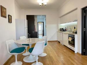 2BD on Vitosha Street by Cosher