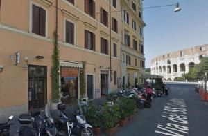 Two-Bedroom Apartment with Balcony room in Aurora al Colosseo