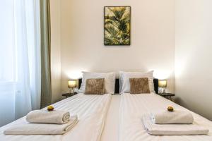 Spacious & Elegant Apartment in the City Center