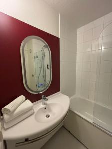 Hotels ibis Strasbourg Aeroport Le Zenith : photos des chambres