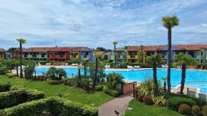 Appartamento con terrazzo vista piscina