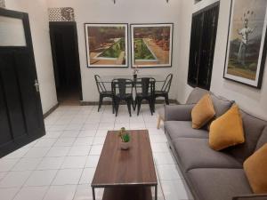 Capital O Cipanas Residence (Villa Agape)