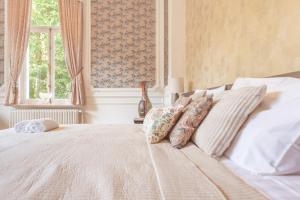 Renovated villa with jacuzzi at Genk