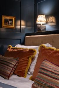 The Ragged Robin - A Heartwood Inn