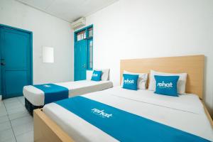 Rehat At Paskal Pelangi