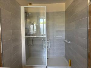 Maisons de vacances Les continents maison spacieuse 4 belles chambres parking privatif terrasse a 5 mn a pied tous commerces et 20 mn plage Omaha Beach : photos des chambres