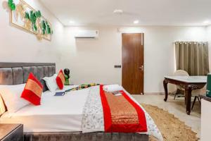 Divine India Service Apartment,Studio,J-267 Saket