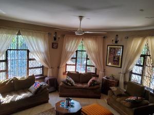 Namangi Cottage, Country Living in Dar