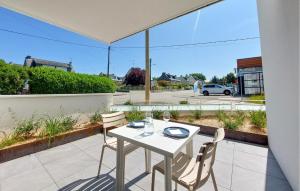 Appartements 1 Bedroom Lovely Apartment In Muzillac : photos des chambres