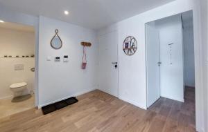 1 Bedroom Lovely Apartment In Muzillac