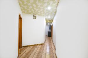 Via Jeet Stays - Near Dilshad Garden Metro Station