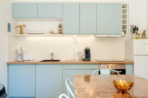 Appartements Gite La Goutte d-eau - Baby foot - 6 personnes LITS King & Queen size - Terrasse Vue etang : photos des chambres