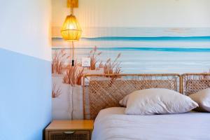 Appartements Gite La Goutte d-eau - Baby foot - 6 personnes LITS King & Queen size - Terrasse Vue etang : photos des chambres