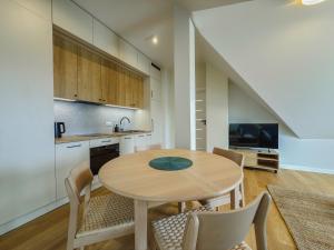 Apart Harmony - Willa Burtowa