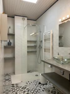 Appartements Douce Altitude - Centre ville - Balcon : photos des chambres
