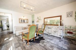 Appartements Douce Altitude - Centre ville - Balcon : photos des chambres