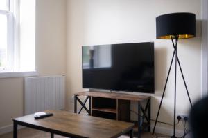 1 BDR Apt By Caledonia Luxe Stays Short Lets & Serviced Accommodation Inverness