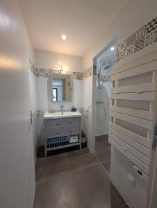 Maisons de vacances Les Maisons de pecheur avec Jacuzzi : photos des chambres