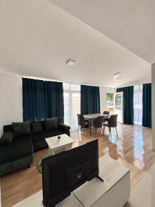 Apartments Street