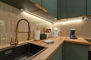 Appartements Gite Douce Campagne - Terrasse - 3 Chambres - Lits King & Queen size, lits superposes : photos des chambres