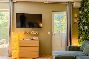 Appartements Gite Douce Campagne - Terrasse - 3 Chambres - Lits King & Queen size, lits superposes : photos des chambres