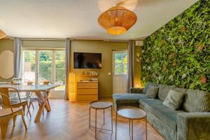 Appartements Gite Douce Campagne - Terrasse - 3 Chambres - Lits King & Queen size, lits superposes : photos des chambres