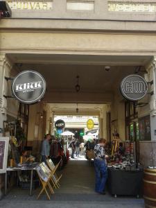 Gozsdu Spacious Apartment