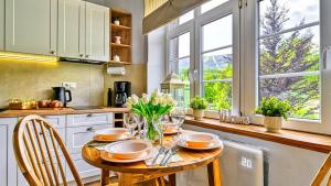 Strażacka, Sun & Snow