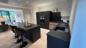 Appartements Chez Max - Terrasse - Climatisation - Parking gratuit : photos des chambres