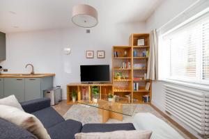 Stylish Home Beautiful Views & Parking Stroud