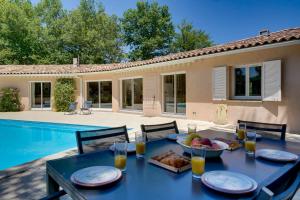 Villas Villa avec piscine aux portes de Bordeaux : photos des chambres