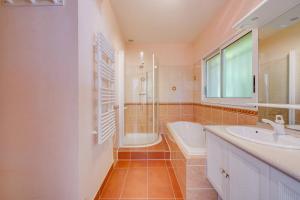 Villas Villa avec piscine aux portes de Bordeaux : photos des chambres