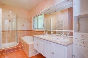 Villas Villa avec piscine aux portes de Bordeaux : photos des chambres