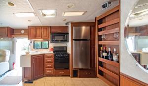 ATHENS MOTORHOME park RV WINNEBAGO
