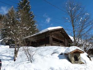 Chalets Chalet 3*, ferme renovee, 10 pers, proche pistes, garage, animaux admis - FR-1-304-162 : photos des chambres